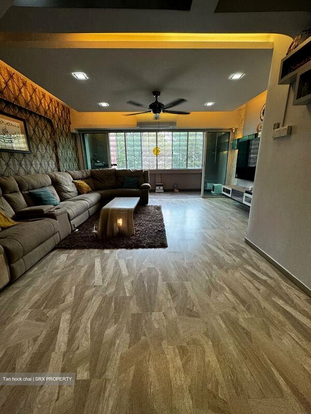 Blk 558 Jurong West Street 42 (Jurong West), HDB Executive #519289251